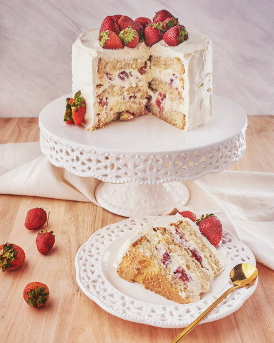 Torta de frutilla y crema - Cumple Frutal Torta de frutilla y crema - Cumple Frutal