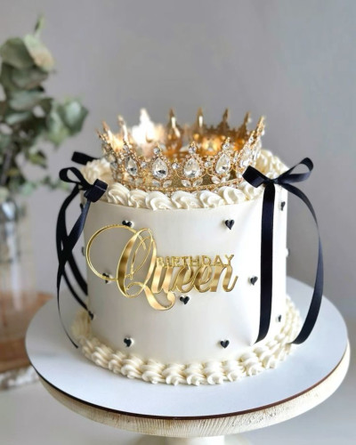 Torta con corona y glitter Torta con corona y glitter