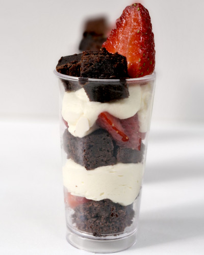Vasito de bariloche y frutillas - Shot frutilla y crema Vasito de bariloche y frutillas - Shot frutilla y crema