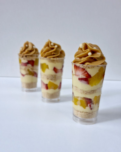 Vasito de crema pastelera y frutas, Postre en shot Vasito de crema pastelera y frutas, Postre en shot